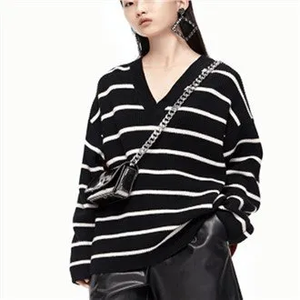 Lazy peysa með andstæðurönd